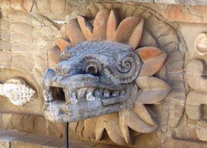 Read more about the article क्वेत्झलकोएत्ल (Quetzalcoatl)