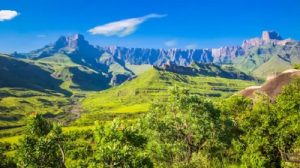 Read more about the article ड्रेकन्सबर्ग पर्वत (Drakensberg Mountain)