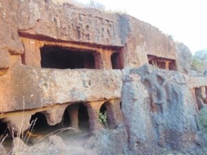 खरोसा लेणी (Kharosa Rock-cut Caves)