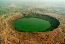 Read more about the article भूवैज्ञानिकीय आश्चर्य : लोणार सरोवर (Geological Marvels : Lonar Lake)