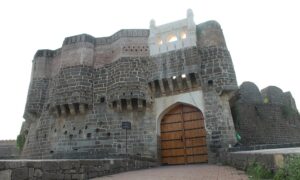 औसा किल्ला (Ausa Fort)