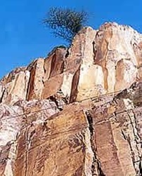 Read more about the article शिला स्मारके : संधित टफ (Rock Monuments : Welded Tuff)