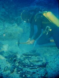अधोजल पुरातत्त्व (Underwater Archaeology)