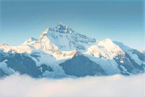 युंगफ्राऊ शिखर (Jungfrau Peak)